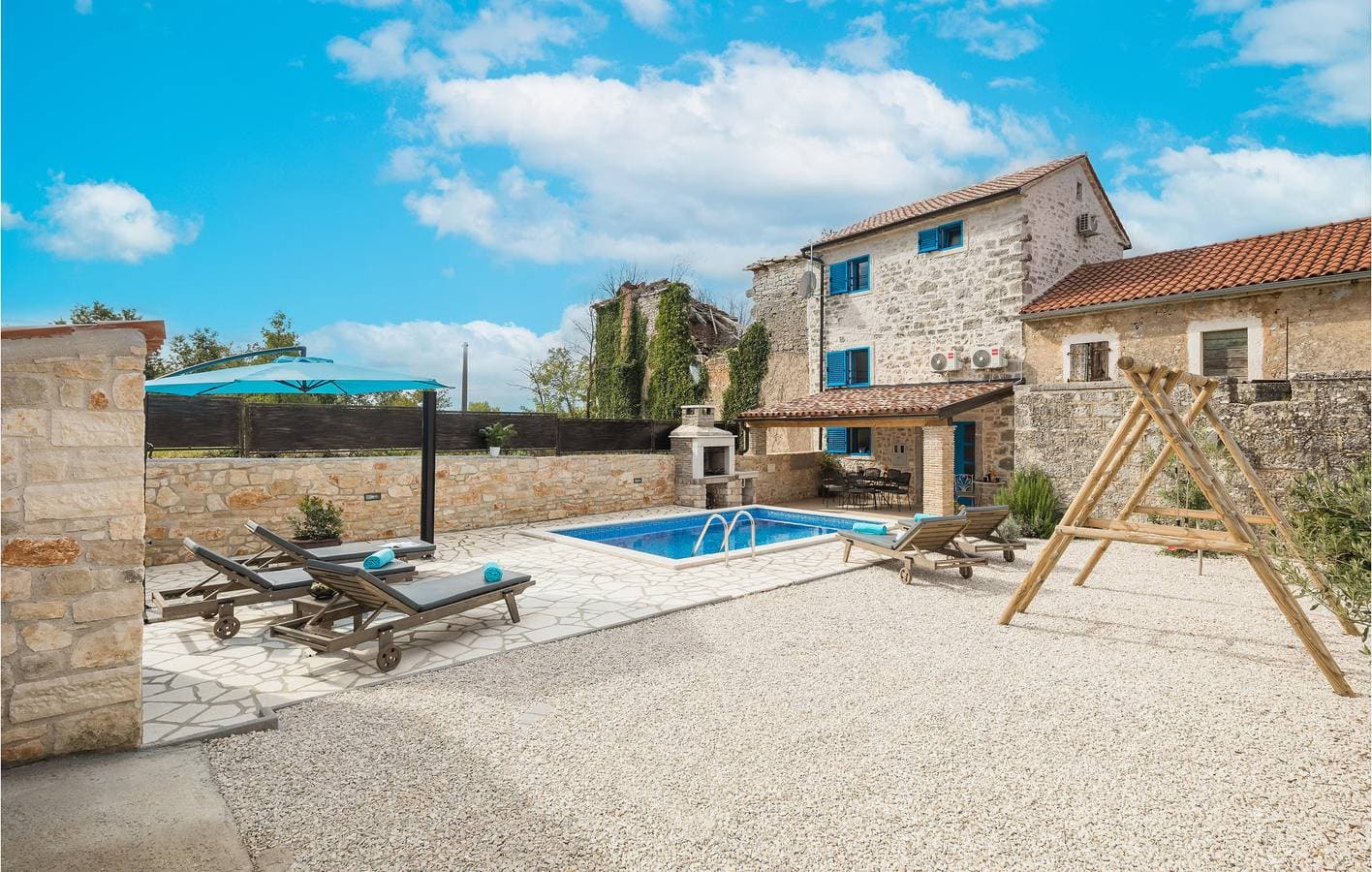 Gemütliche 1-Zimmer-Wohnung mit Pool, WLAN und Parkplatz in Anzici 1