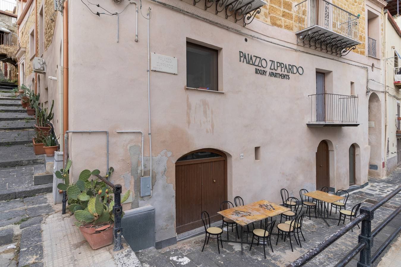 Foto 2 von 32: Ferienwohnung 'Palazzo Zuppardo – Centro Storico di Agrigento, Vista Mare e Balcone'
