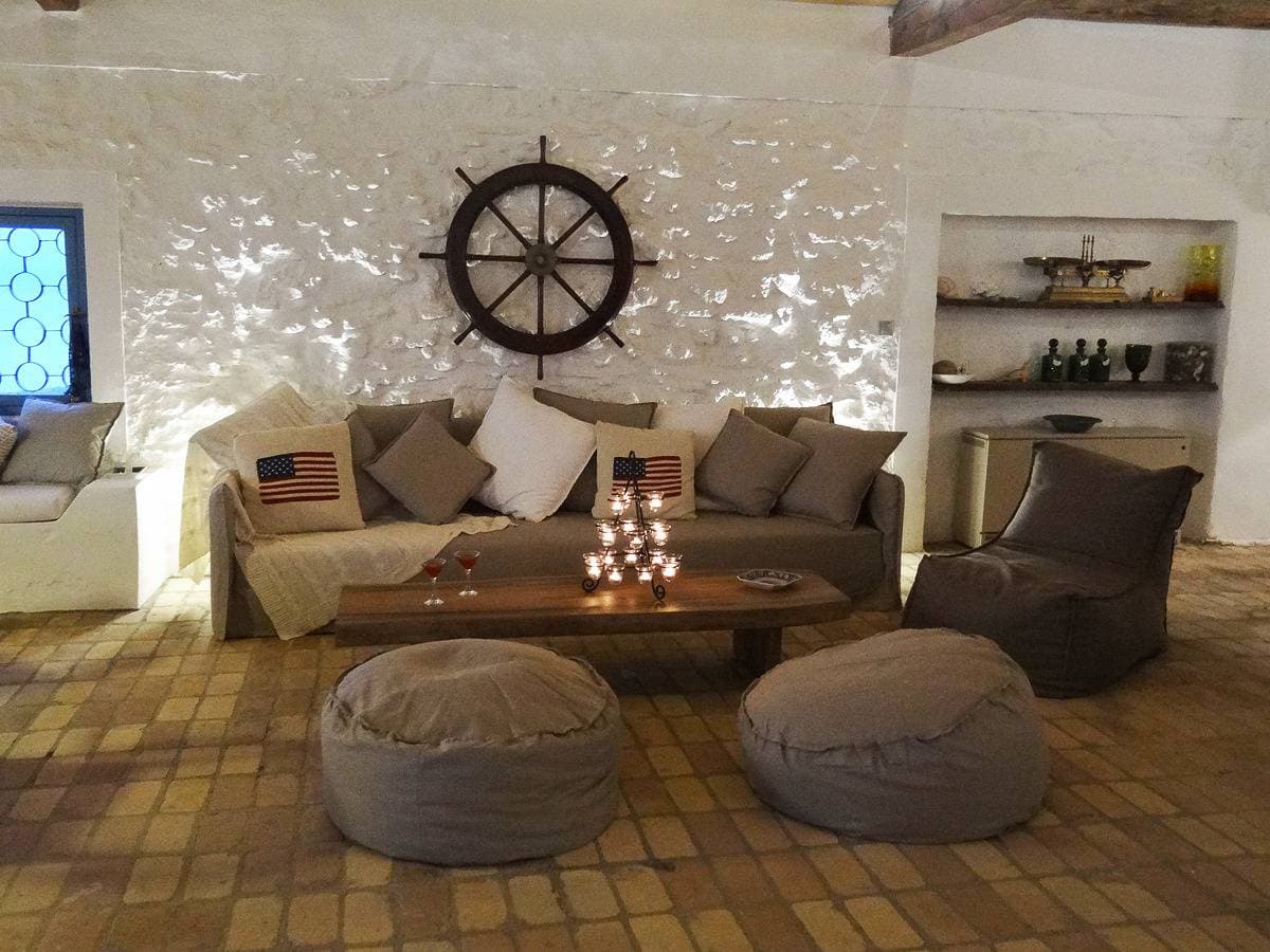 Foto 3 von 32: Villa für 16 Personen mit Terrasse