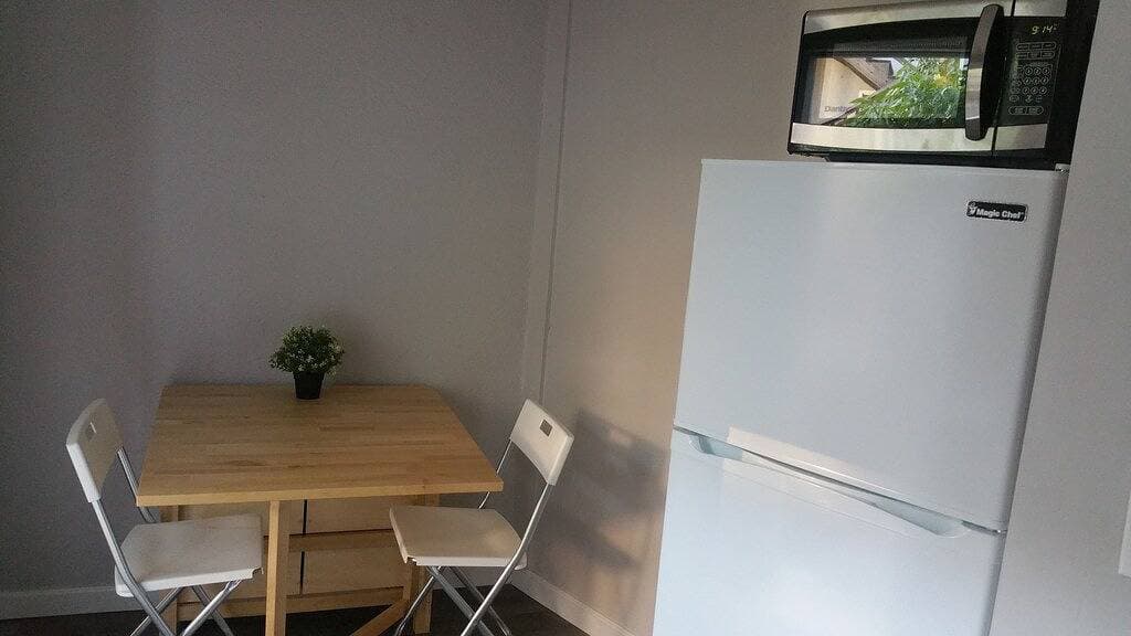 Foto 5 von 10: Remodeled Guesthouse im trendigen Viertel Berkeley / Oakland Rockridge