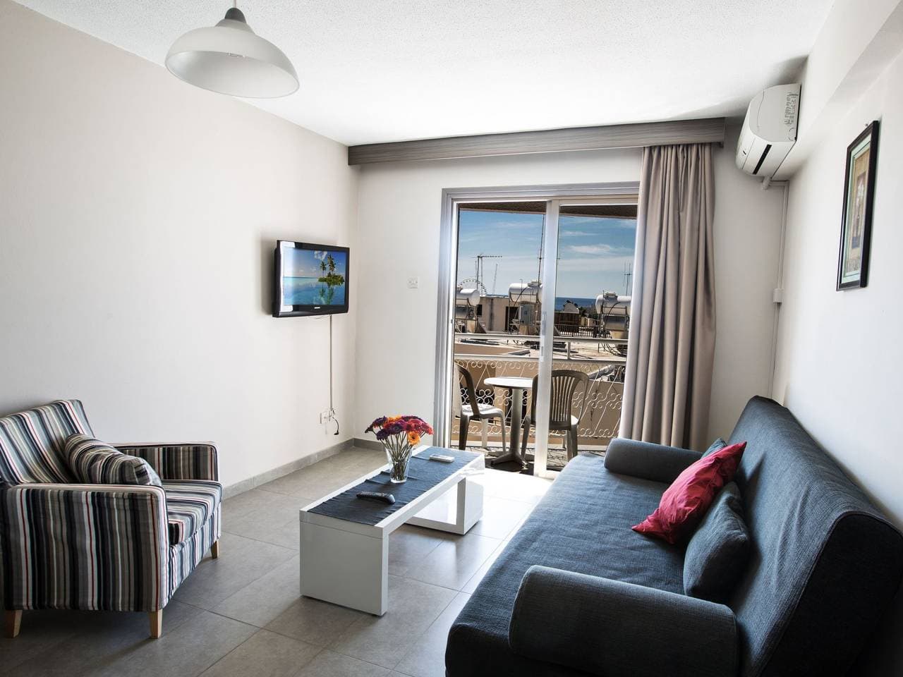 Zwei-Zimmer-Wohnung mit Balkon 1