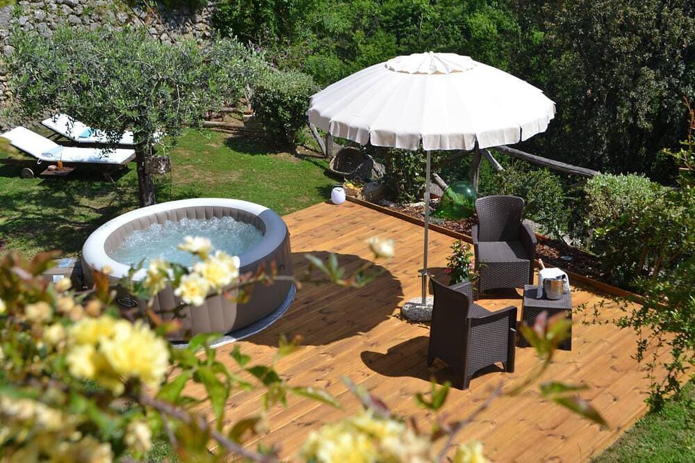 Foto 13 von 19: La Vigna - komfortables Loft mit Außen-Whirlpool umgeben von Zitronengärten