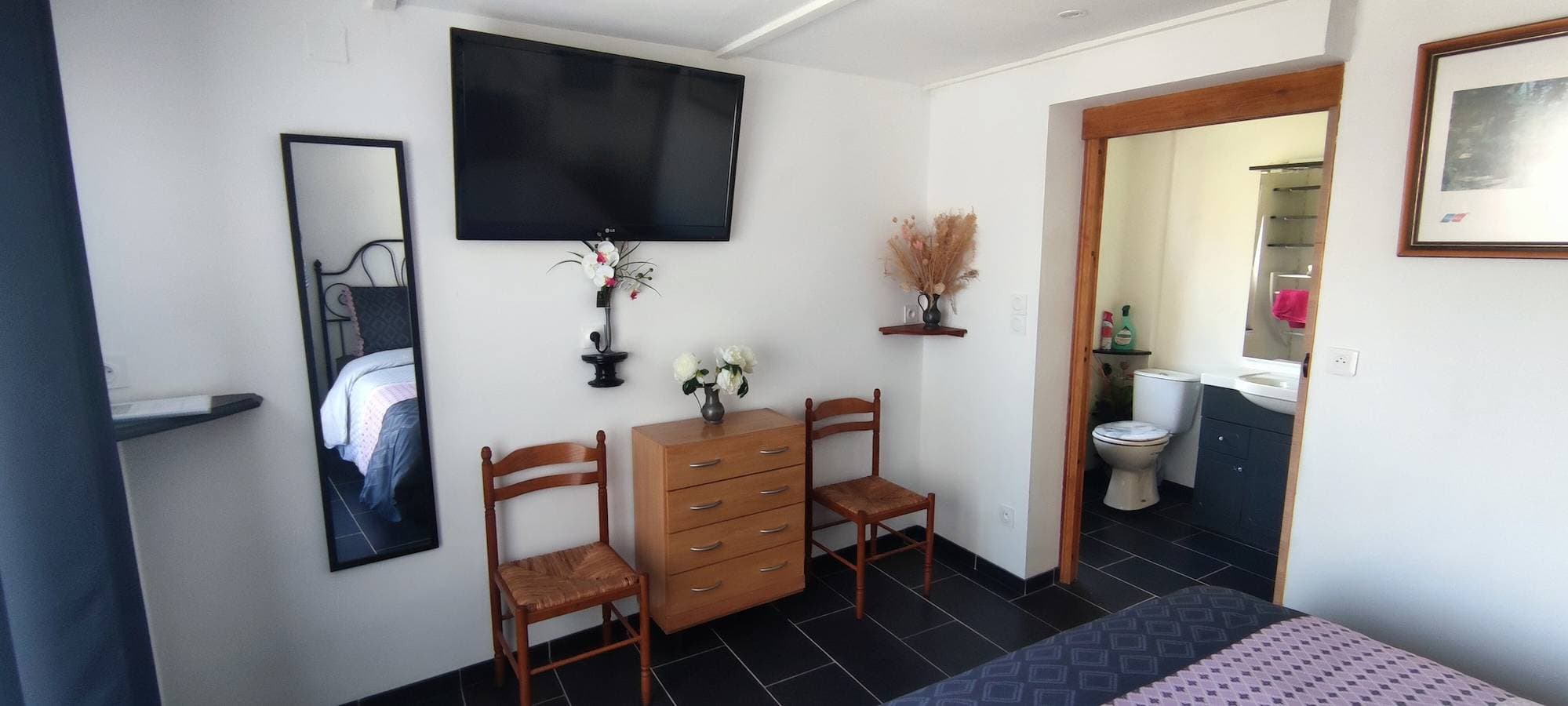 Foto 7 von 19: Gästezimmer „Le Chatry“ mit gemeinsamer Terrasse und WLAN in Cancale