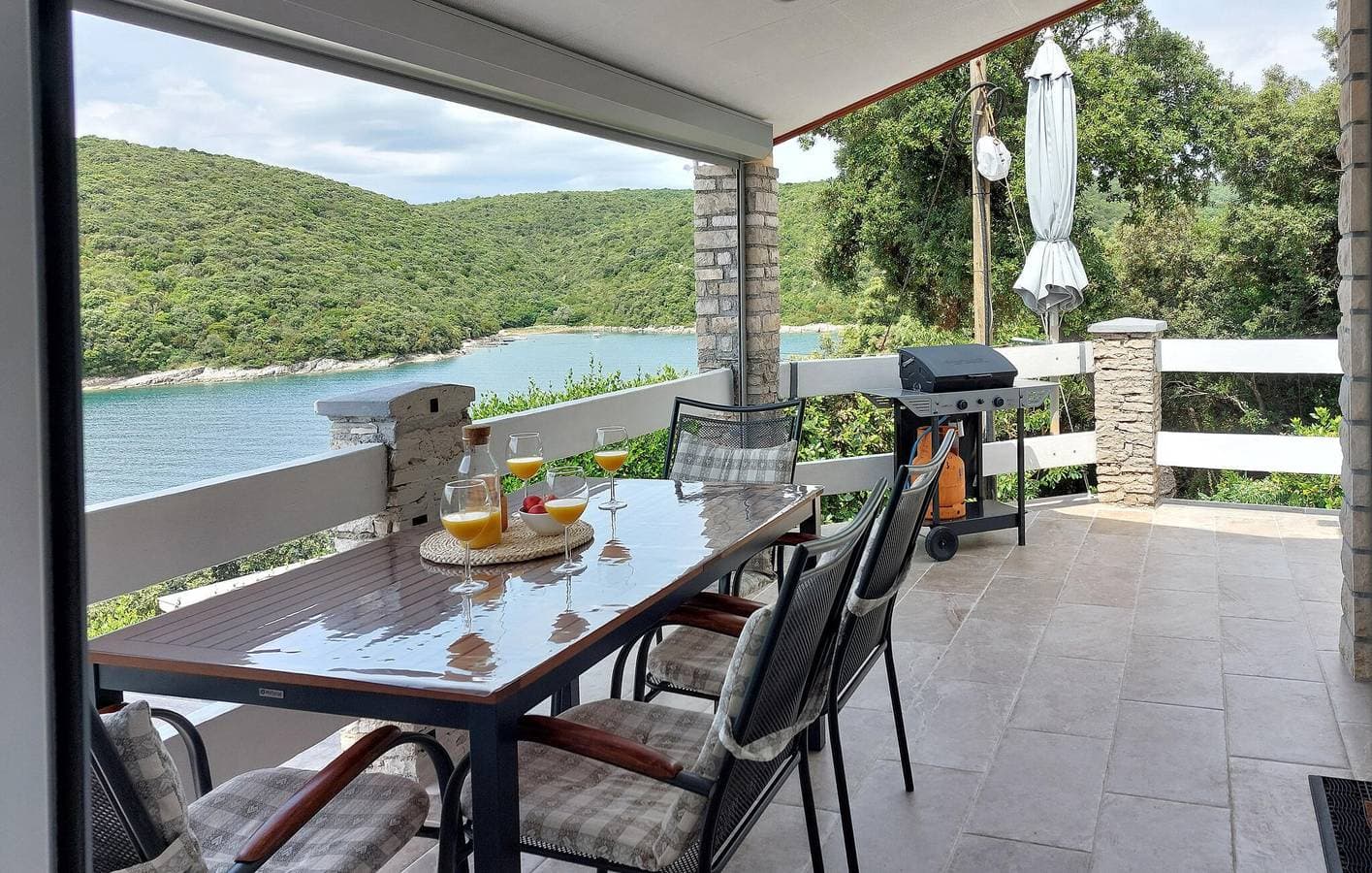 Foto 9 von 31: Gemütlich, 2 km vom Strand entfernt: Terrasse, WLAN und Parkplatz in einer modernen Wohnung