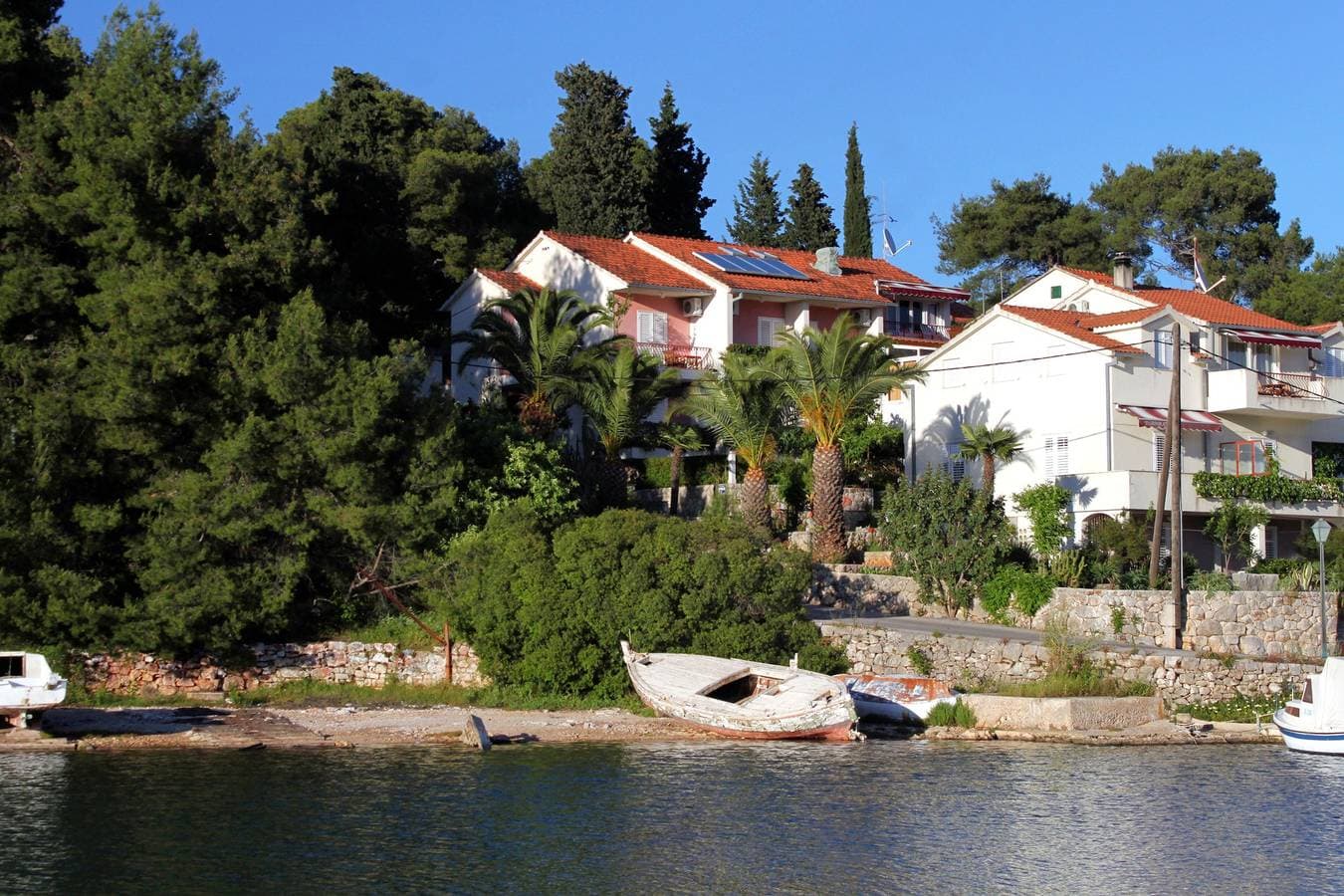 Foto 2 von 40: 2-Zimmer-Ferienwohnung mit Balkon und Meerblick Vrboska, Hvar A-540-a