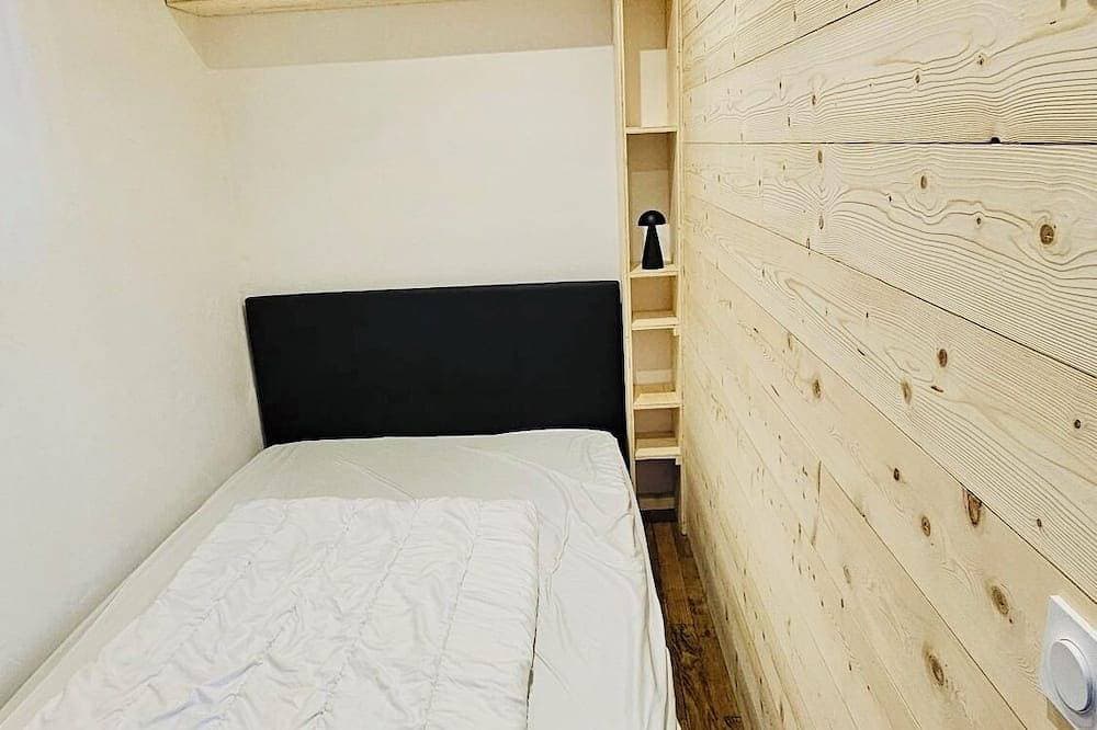 Foto 2 von 10: Apartment with two small bedrooms and a separate kitchen near the spa