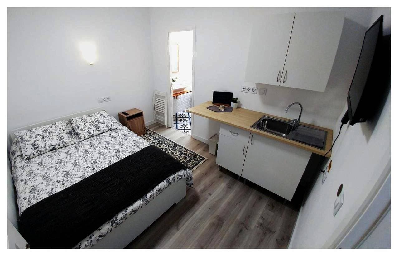 Foto 2 von 12: Double Room with Private External Bathroom