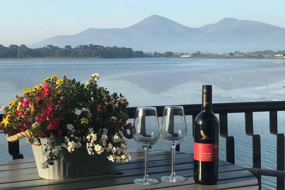 Foto 13 von 30: Luxury bright, spacious, stylish apartment with stunning mountain & bay views