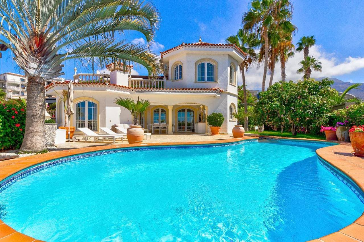 Luxury villa El Duque Ocean View 1
