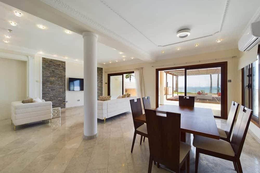 Foto 12 von 30: Fabulous Beach Front House
