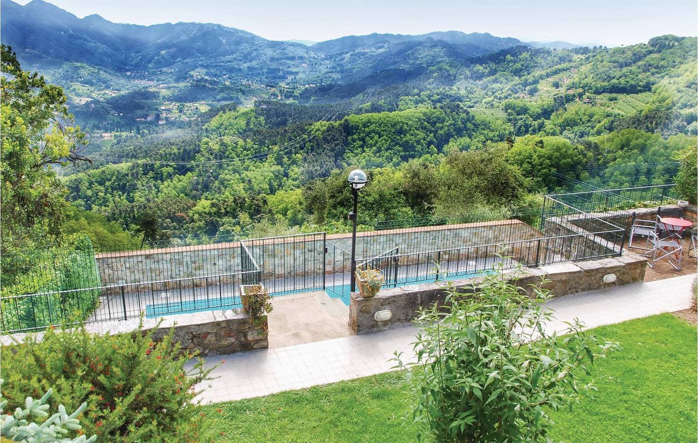 Foto 10 von 21: Wohnung am Pool in Camaiore, Italien