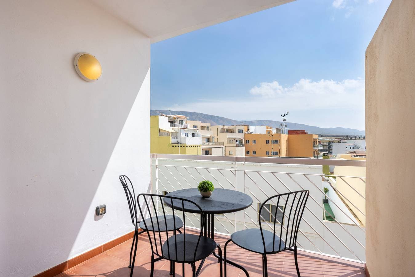 Foto 8 von 37: Ferienwohnung für 4 Personen mit Terrasse