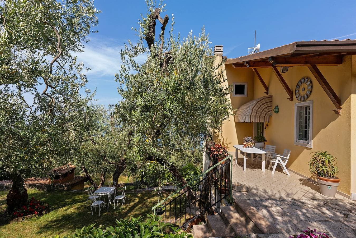 Foto 8 von 31: Ferienwohnung 'El Casal' mit Seeblick, Gemeinschaftspool und WLAN