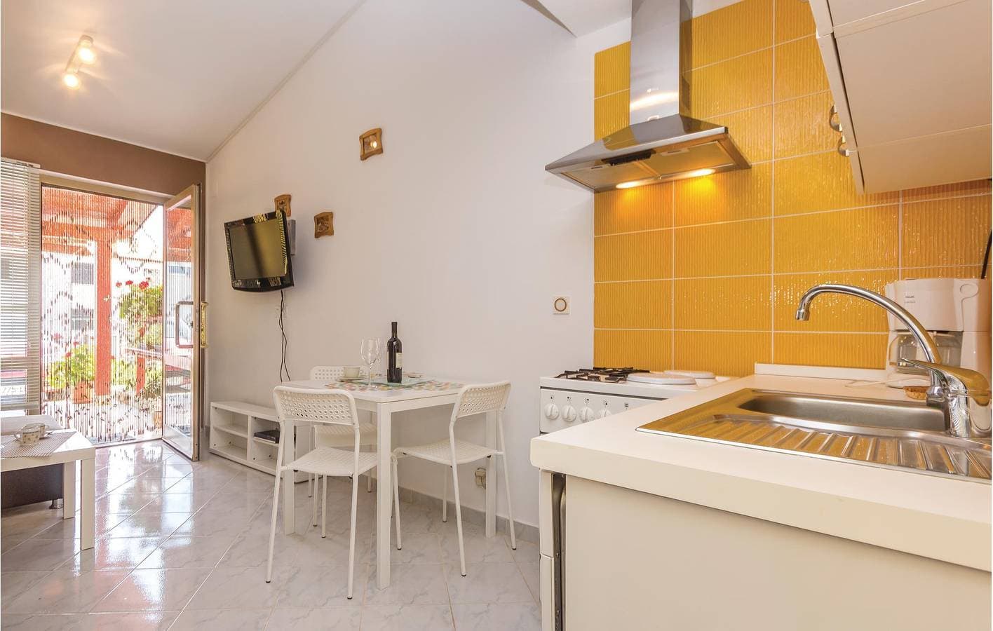 Foto 6 von 25: Komfortable Unterkunft, 2,5 km von der Küste entfernt: WLAN, Klimaanlage, Terrasse und Parkplatz!