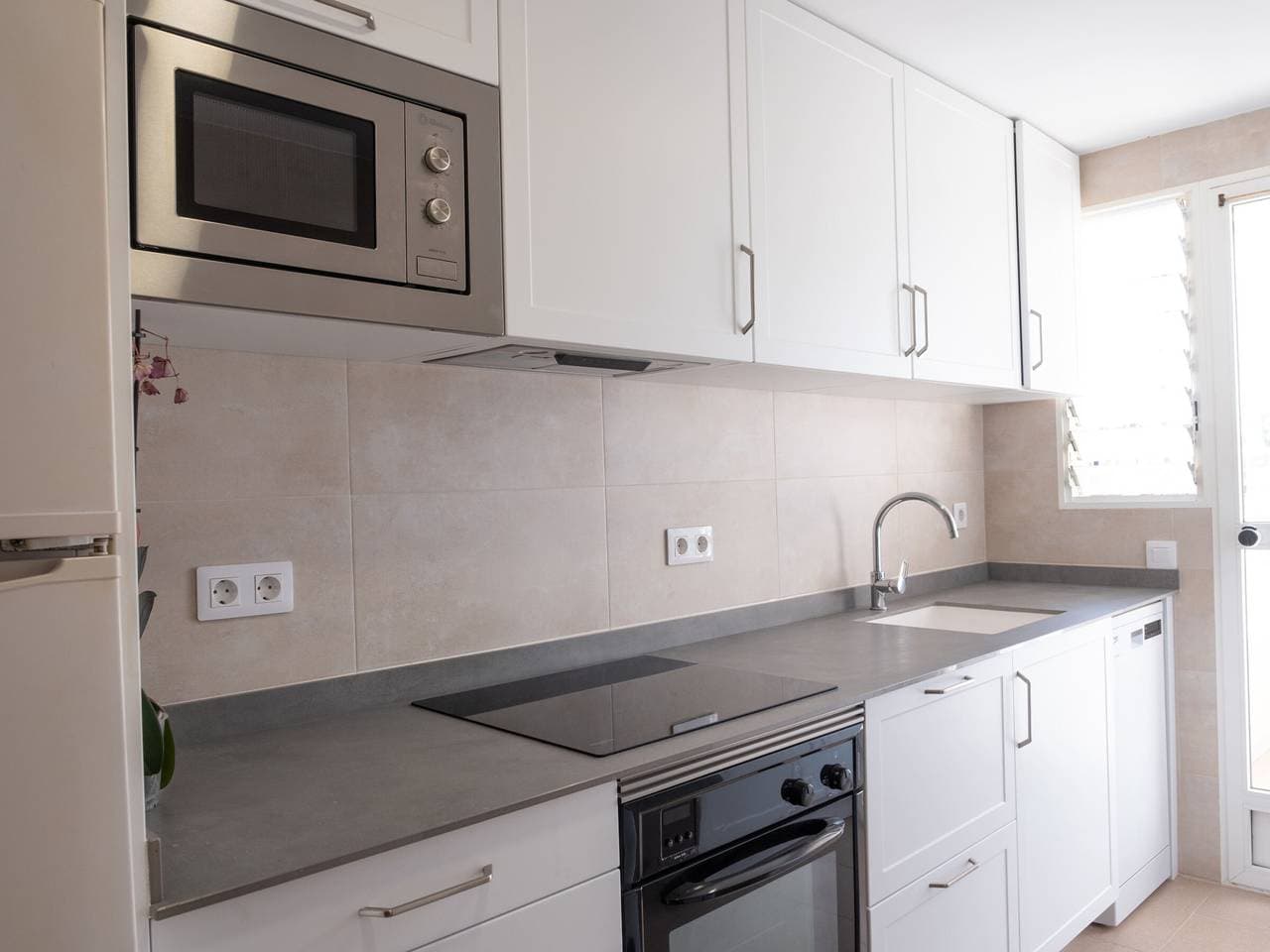 Foto 4 von 24: Helle Wohnung mit Pool und Parkplatz in Xeraco Playa