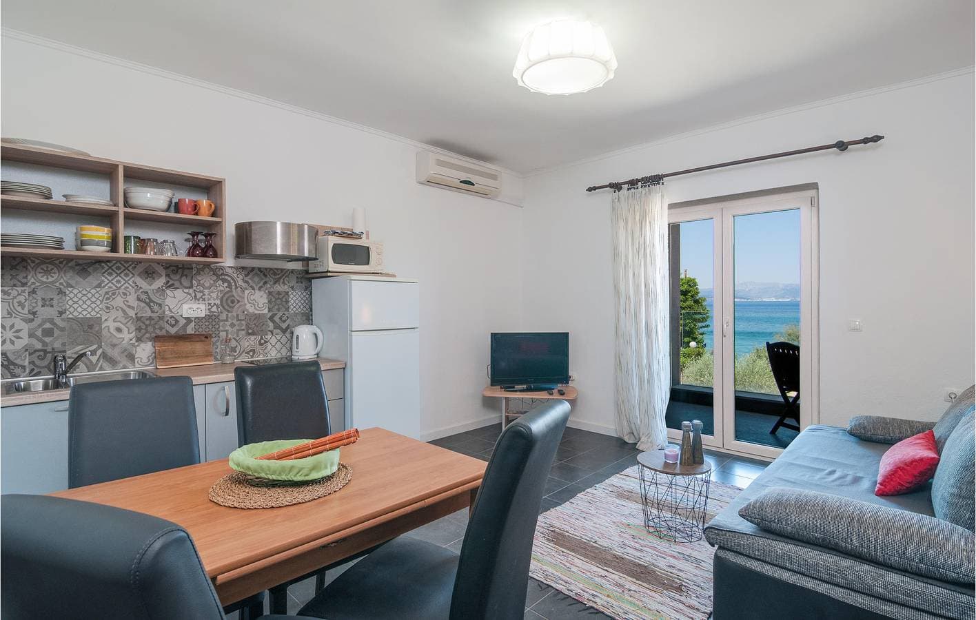 Foto 4 von 13: Gemütliche 1-Zimmer-Wohnung mit Terrasse, 400 m zum Strand und kostenlosen Parkplätzen