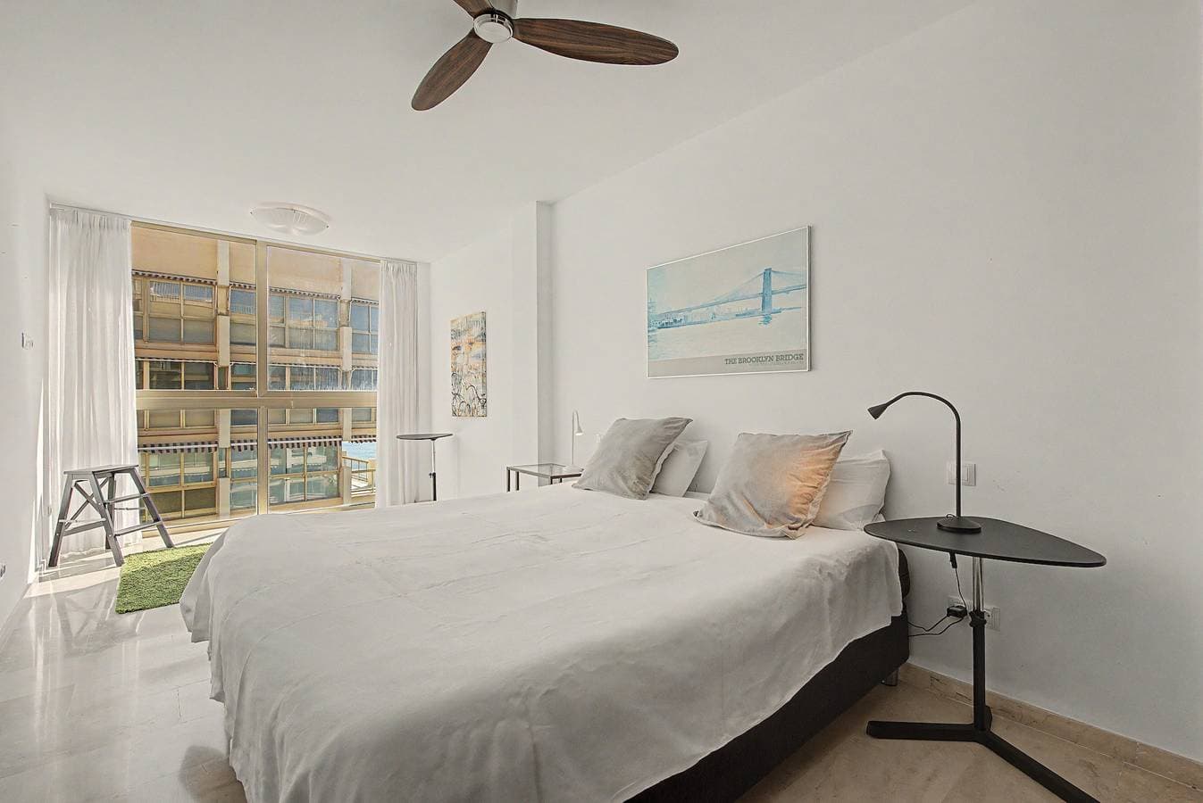 Foto 13 von 36: Einzigartige Strandwohnung mit spektakulärem Meerblick, Pool, WLAN und Terrasse