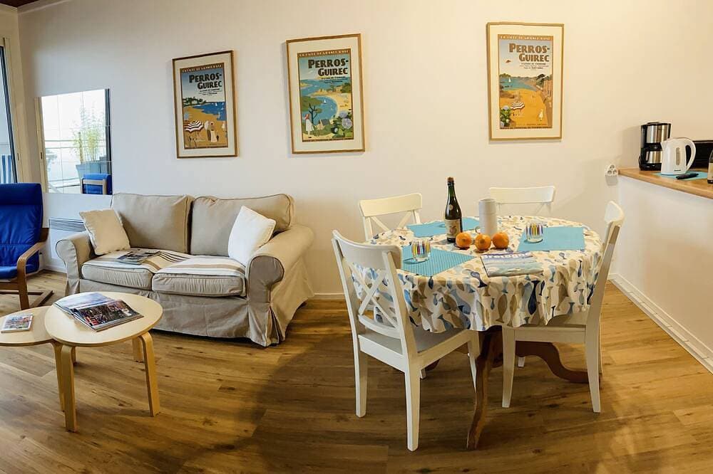 Foto 12 von 23: Apartment / sea view / beach 100m / private parking.