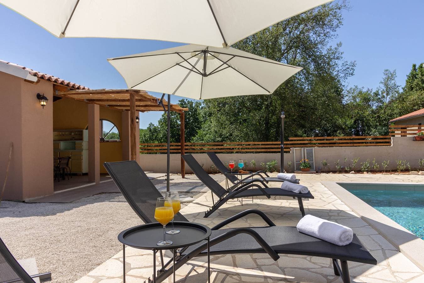 Foto 12 von 46: Villa für 7 Personen mit Pool