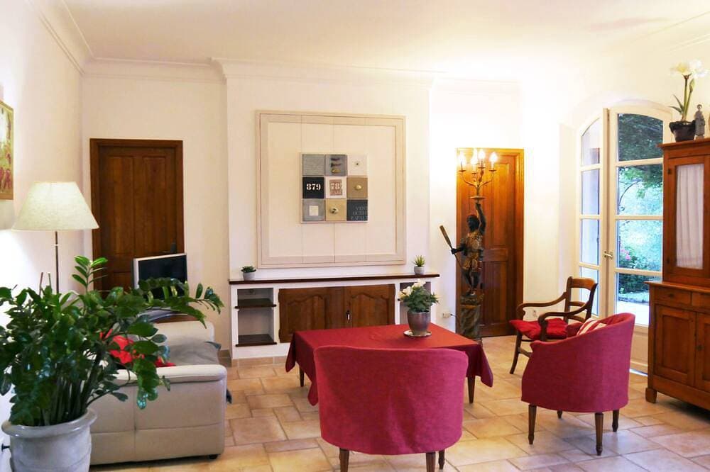 Foto 8 von 30: Große Familienvilla mit Klima und privatem Pool in Provence Côte d’Azur