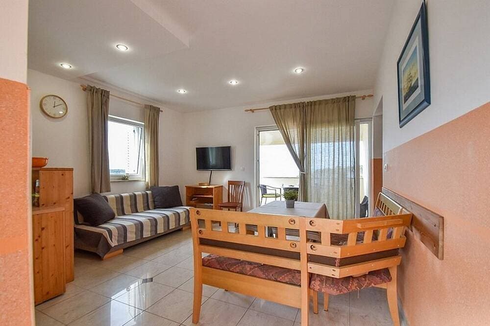 Foto 5 von 13: 2-Zimmer-Ferienwohnung mit Terrasse und Meerblick Banjol, Rab