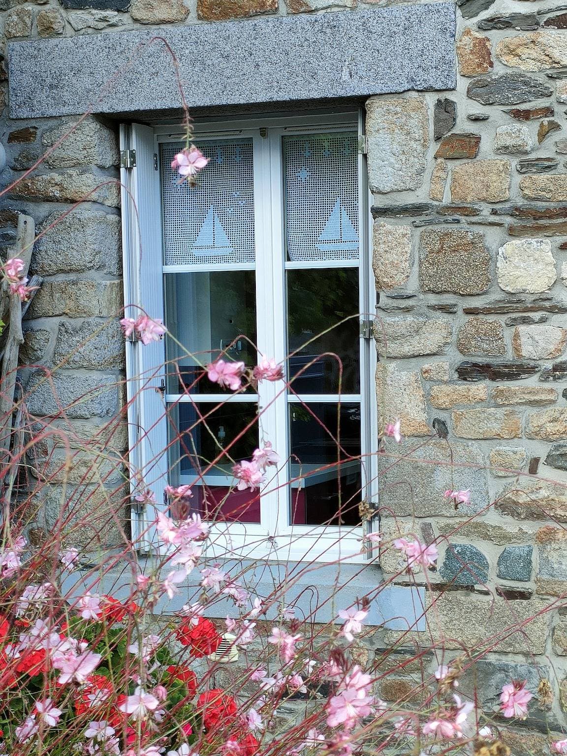 Foto 2 von 16: Charmantes Haus in Le Vivier-sur-Mer mit privater Terrasse