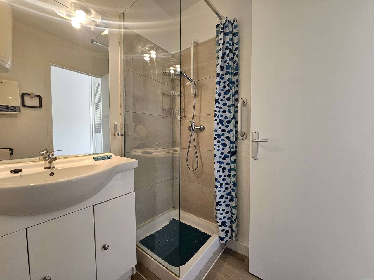 Foto 8 von 12: Gemütliches Studio mit Balkon, südlich ausgerichtet, in Balaruc-les-Bains, Nähe Therme