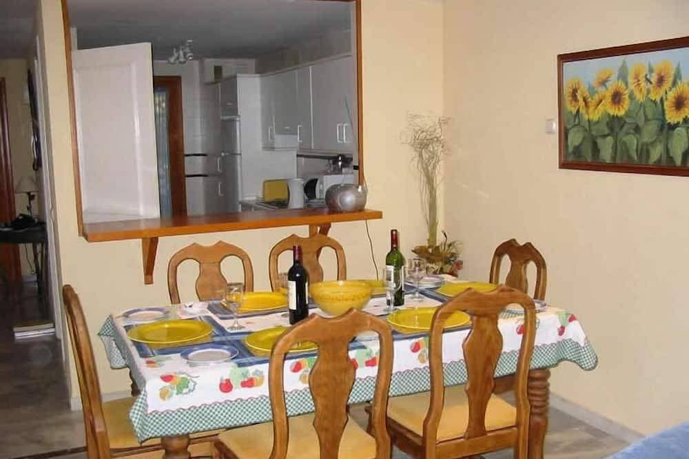 Foto 13 von 28: Gut ausgestattete 2 Schlafzimmer, 2 Badezimmer Apartment im Poolbereich