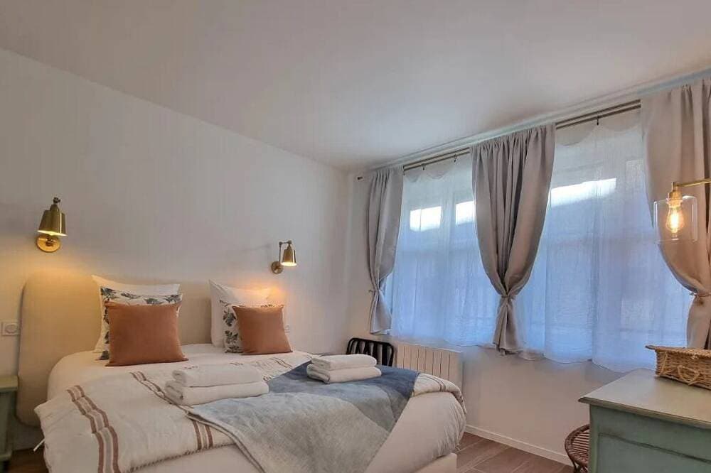 Foto 2 von 15: La Symphonie | Aufzug | Zentrum von Honfleur | 2 Personen