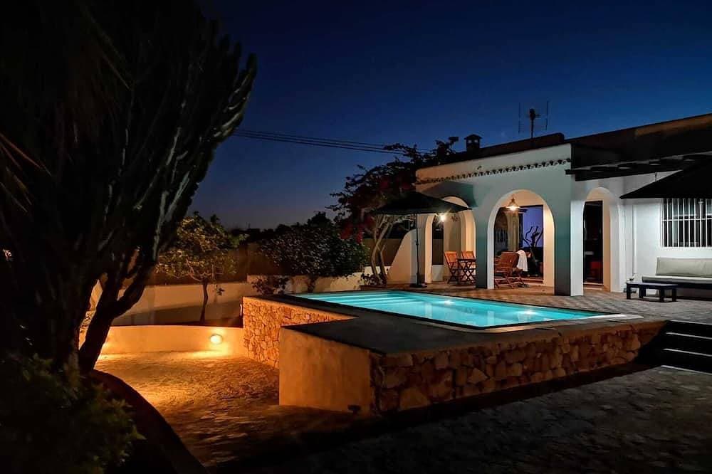 Schönes Villa mit großem Garten und schwimmbad in Ibiza-Stadt. 1