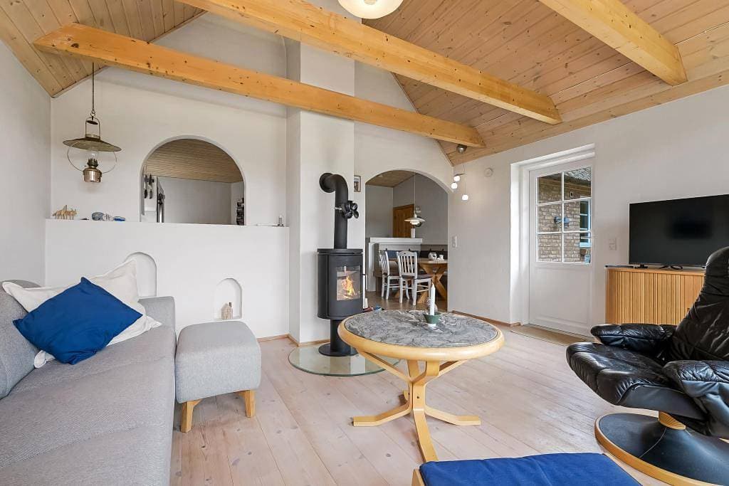 Foto 6 von 28: Charmantes Reetdach-Ferienhaus auf großem Naturgrundstück – nahe der Nordsee und dem Waldspielplatz