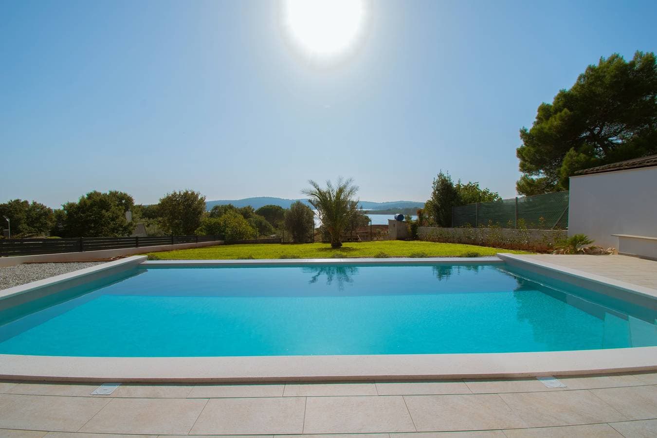 Foto 12 von 61: Neue Villa mit privatem Pool mit Meerblick