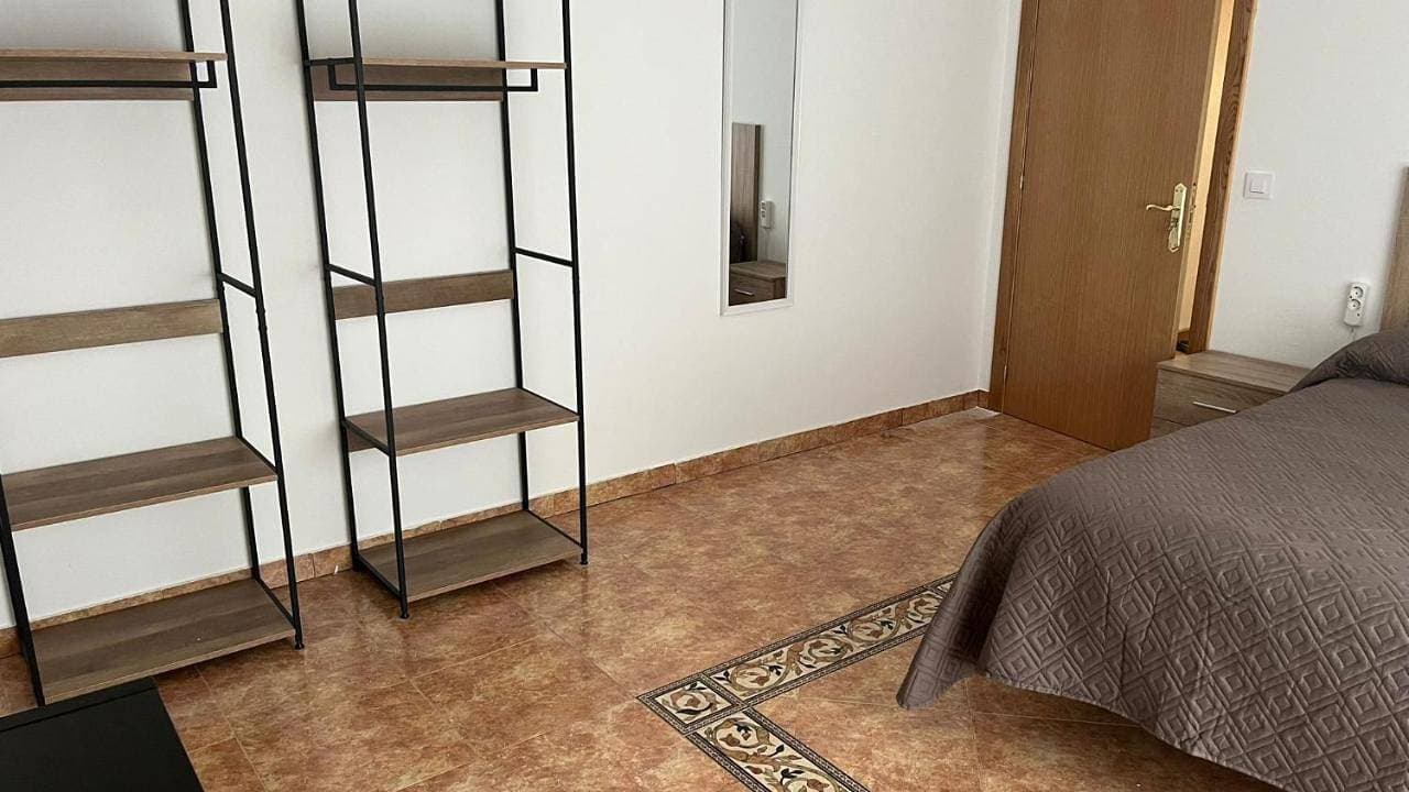 Foto 2 von 11: Double or Twin Room with Shared Bathroom
