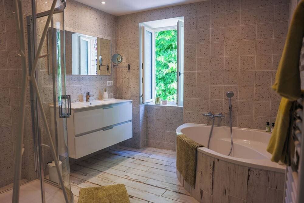 Foto 8 von 30: Le Clos Ceres - Southern Burgundy - 450 m2, heated swimming pool and large park