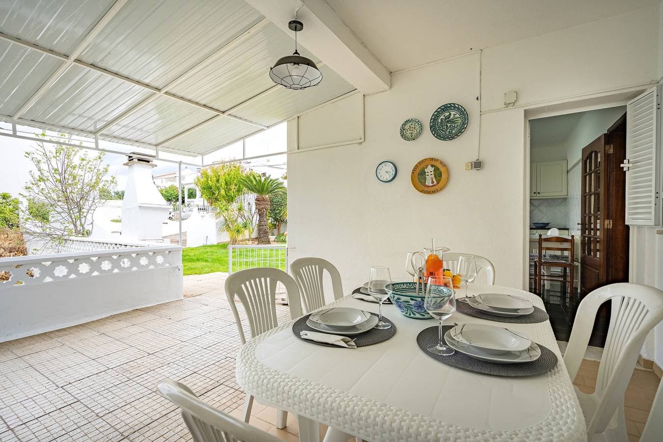 Foto 2 von 35: Villa „Raposo“ mit privater Terrasse, Garten und WLAN
