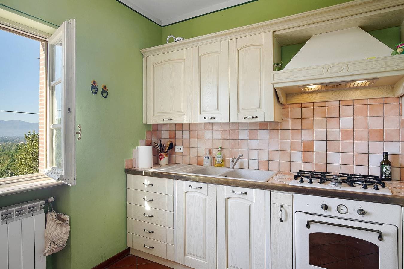Foto 7 von 34: Apartment 'Emma e Adele' mit privatem Garten, WLAN und Klimaanlage