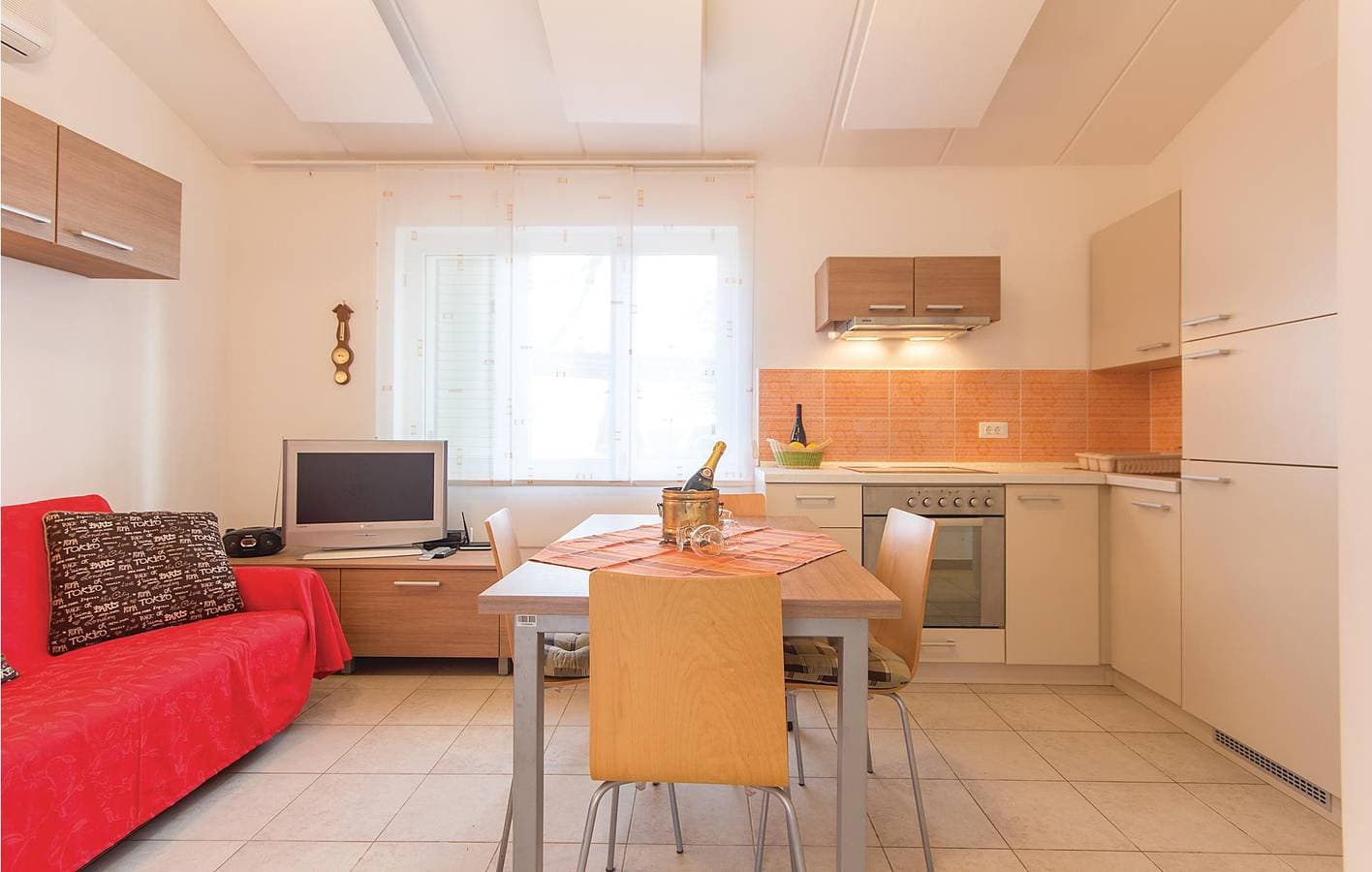 Foto 5 von 18: Charmantes Apartment mit Terrasse, WLAN und Zugang zum Strand in der Nähe von Barbariga