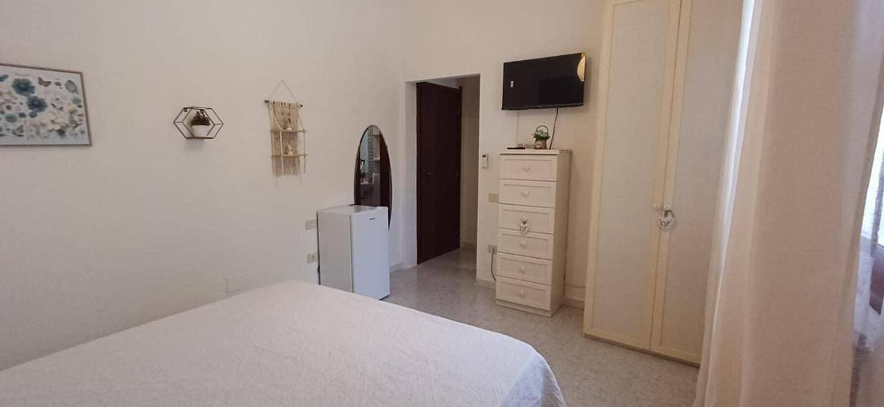 Foto 3 von 9: Double Room with Private External Bathroom