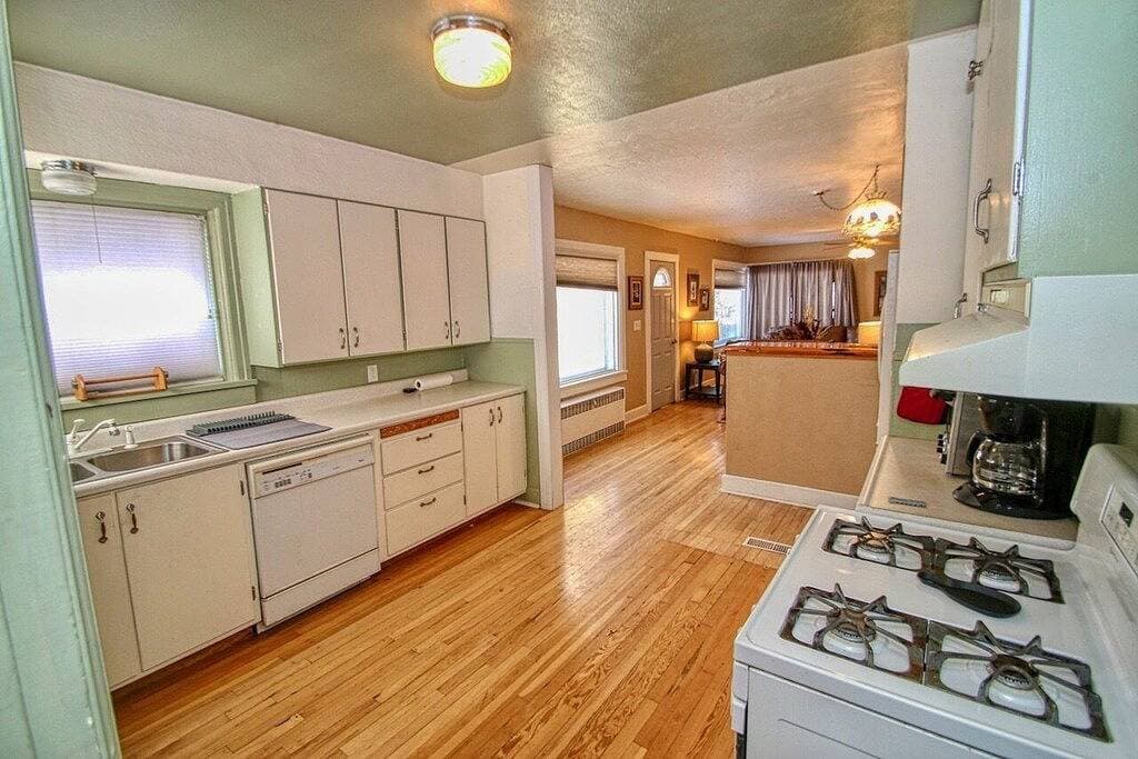 Foto 7 von 9: Charming Home In the Heart of Downtown Philipsburg