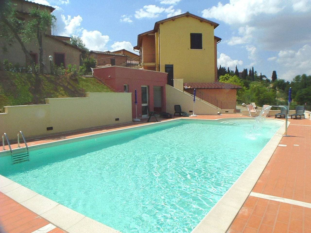 Komfortables Herrenhaus in Siena mit Swimmingpool 1