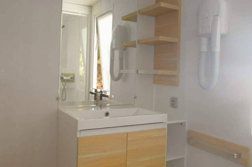 Foto 3 von 22: ZEcamping 2 étoiles piscine chauffée locatif TV clim 20m2 2 pers