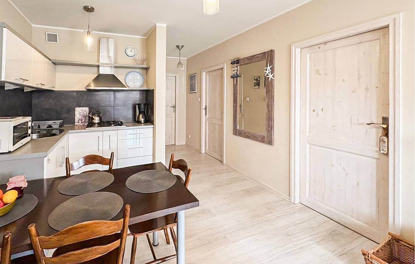 Foto 4 von 23: Ferienwohnung für 5 Personen mit Terrasse