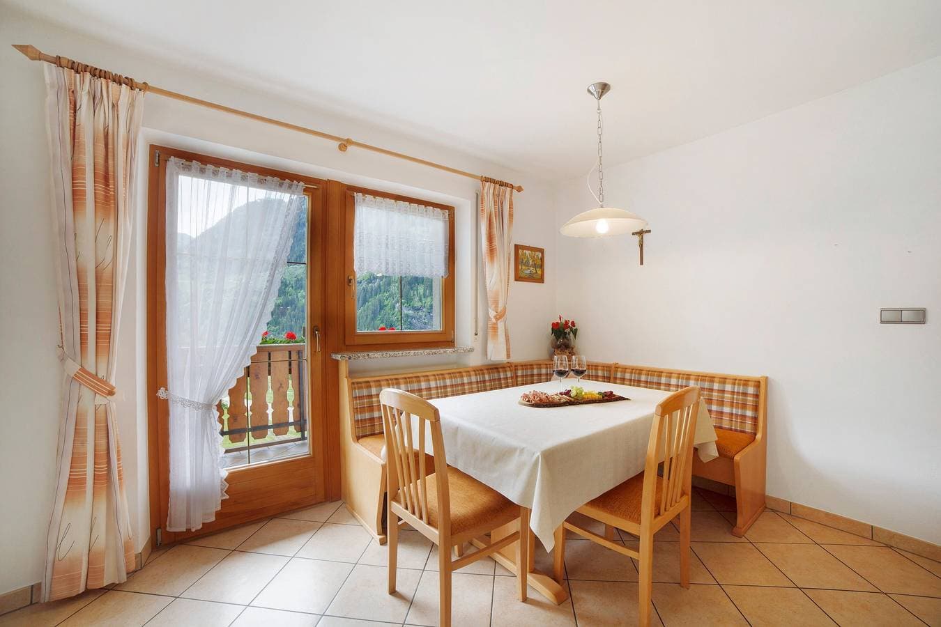 Foto 7 von 31: Ferienwohnung 'Hienerhof' mit Bergblick, privater Terrasse und Wi-Fi