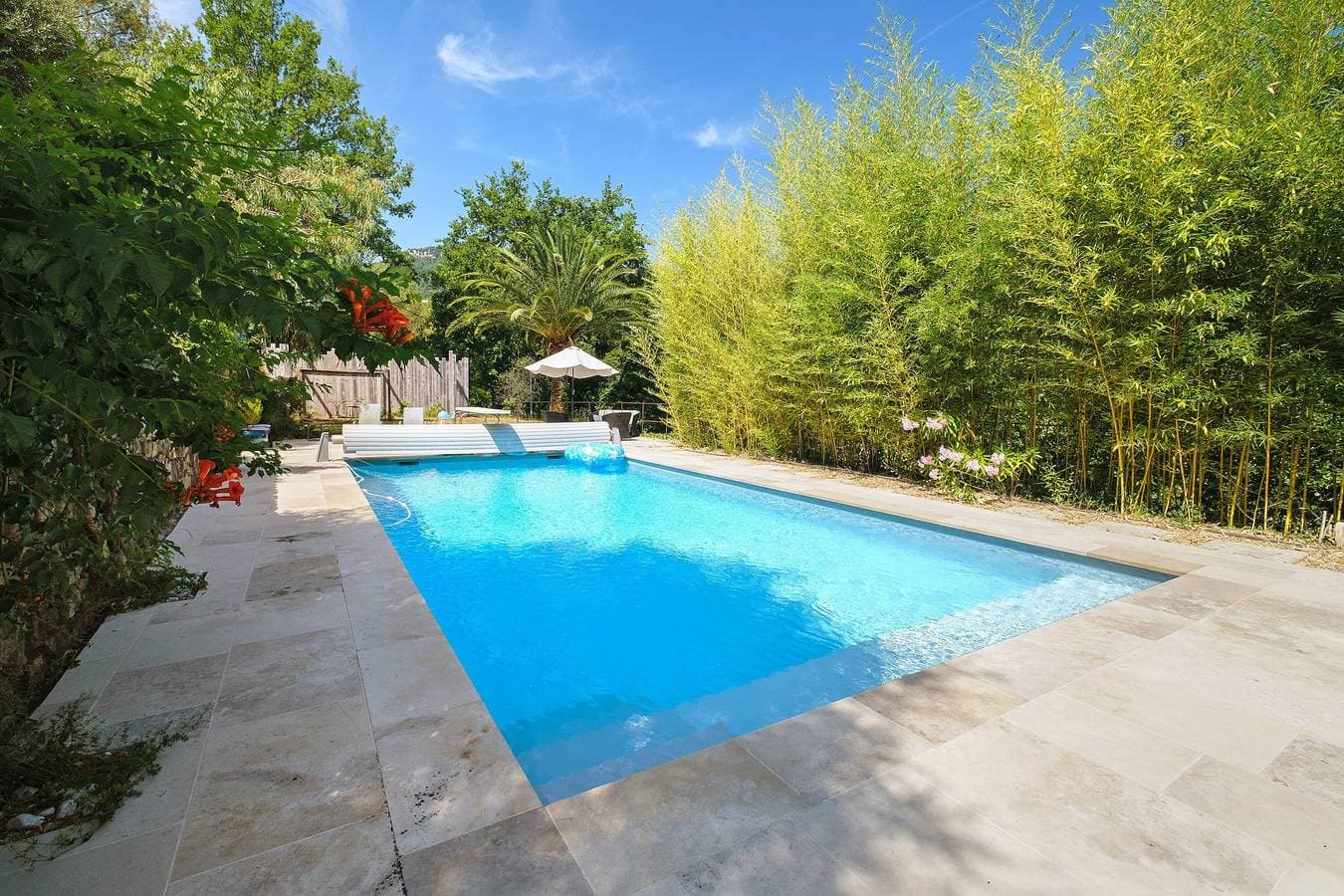 Foto 4 von 37: Ferienhaus „La Bergerie dans les oliviers“ mit Bergblick, Gemeinschaftspool und WLAN