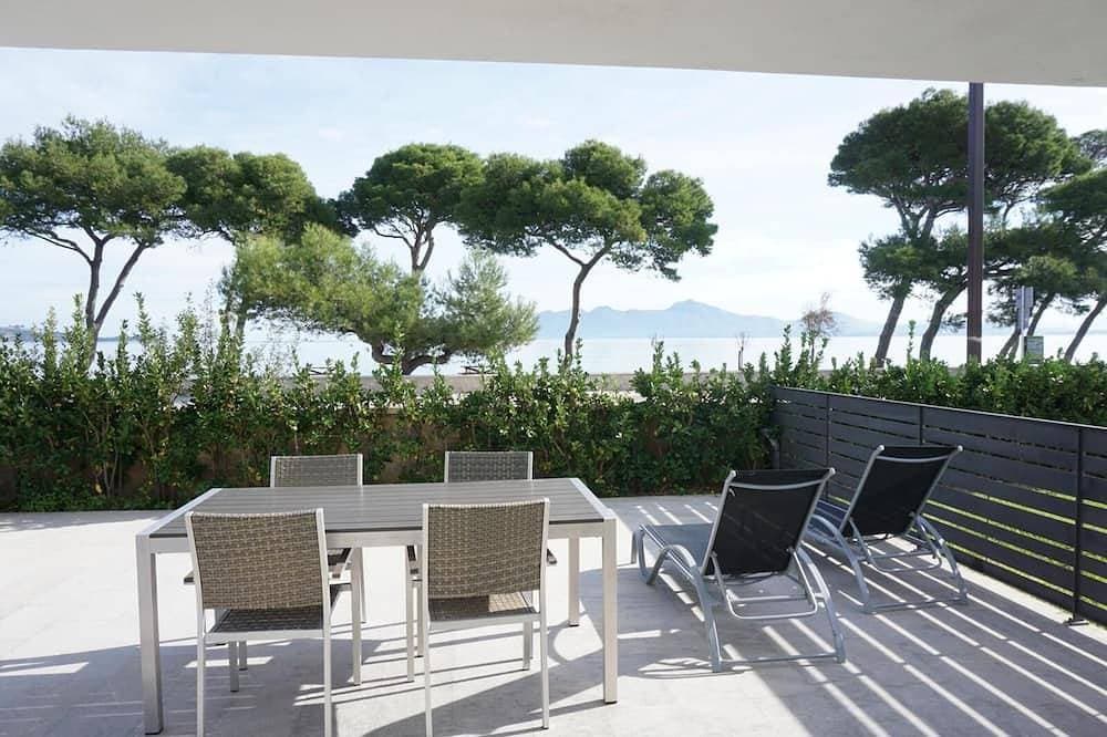 Erdgeschoss mit herrlichem Meerblick und eigener Terrasse, Gemeinschaftspool 1