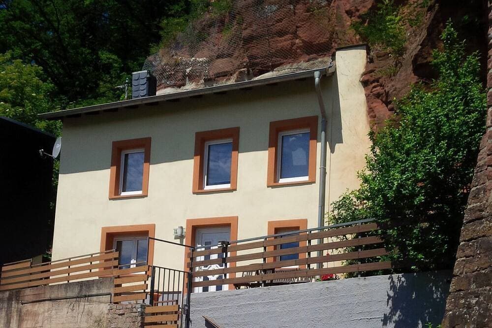 Foto 9 von 29: Felsenhaus mit Blick über Trier - Wohnen im Felsen
