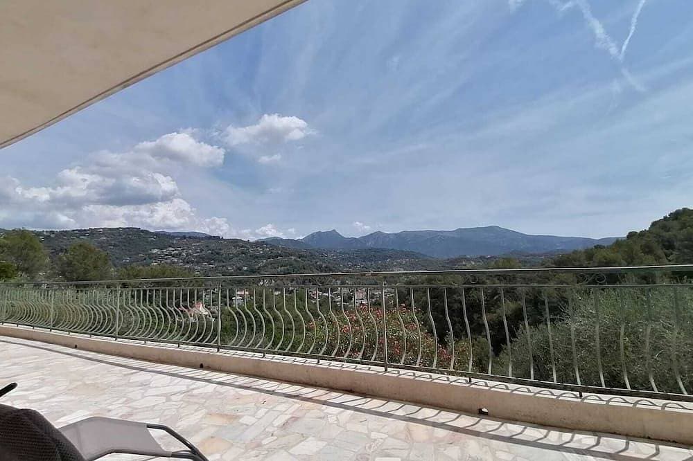 Séjour en Pleine Nature, vue Imprenable, Jacuzzi 1