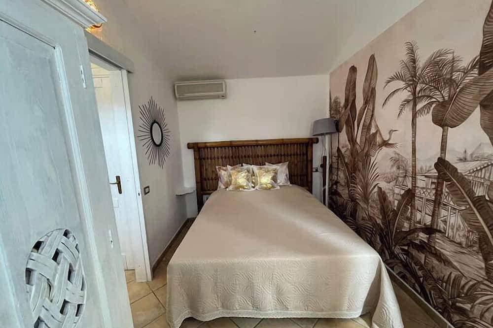 Foto 2 von 29: Bezaubernde Aussicht auf das Meer und den privaten Pool 100 Meter vom Strand gratis WiFi