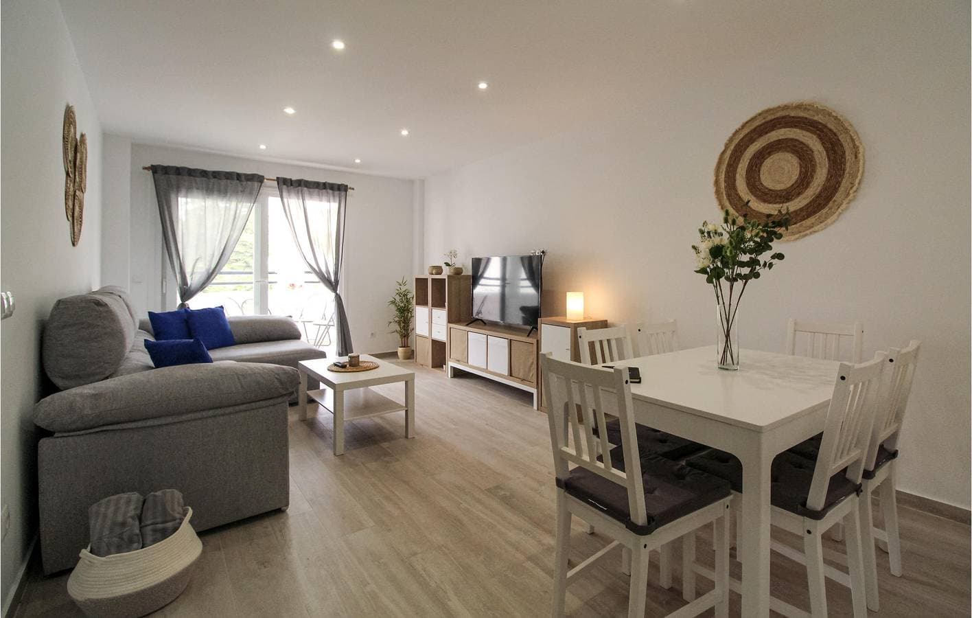 Foto 4 von 19: Apartment am Strand mit Wi-Fi, Klimaanlage und Pool.
