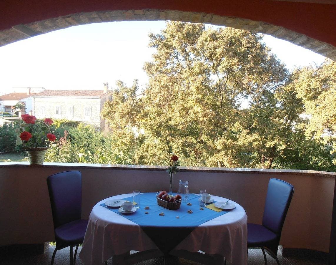 Foto 13 von 24: Comfortable Apartment with 2 bedrooms (2 adults + child)